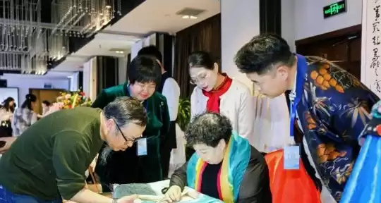京津冀服饰文化展演季启动 吴桥杂技+茶艺跨界吸睛  第3张